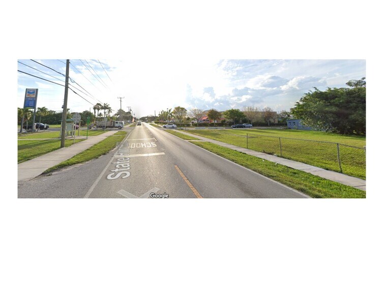 More Photos Of 881 W Palm Dr, Florida City General Retail For Lease