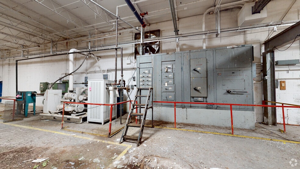 More Photos Of 630 George St, Marshfield Warehouse For Sale