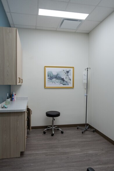 More Photos Of 6244 Little River Tpke, Alexandria Freestanding For Lease