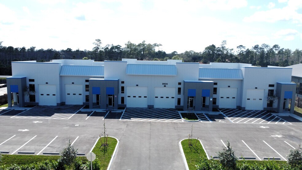 More Photos Of 3945 Tollhouse Dr, Naples Warehouse For Lease