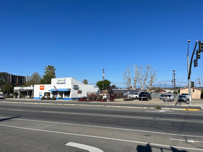 Primary Photo Of 100 N Chester Ave, Bakersfield General Retail For Sale
