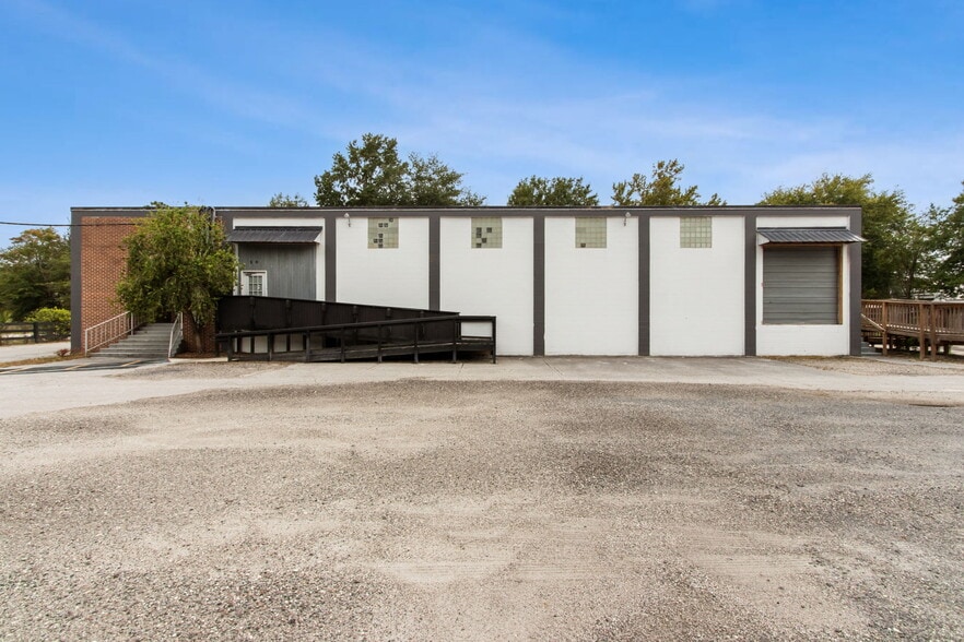 More Photos Of 30 Barber Rd, Macclenny Showroom For Sale