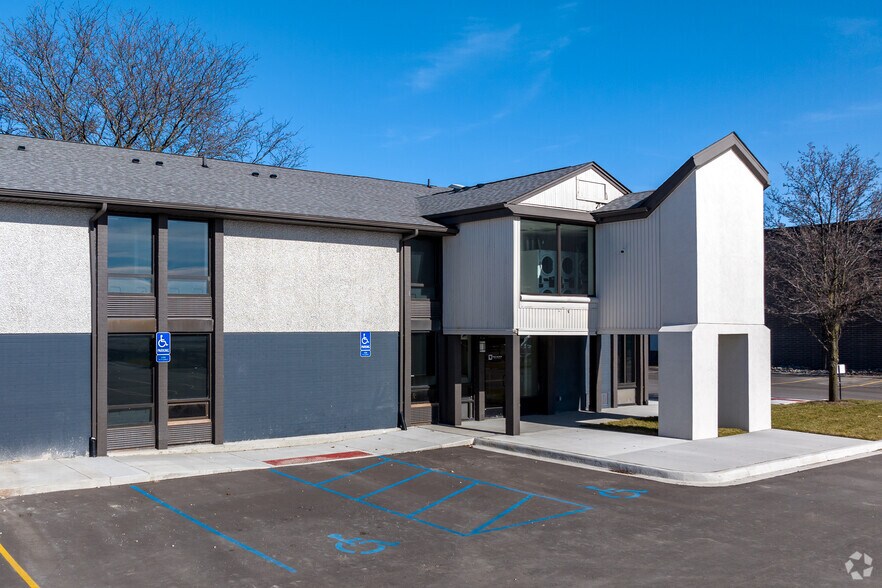 More Photos Of 34911 Van Dyke Ave, Sterling Heights Apartments For Lease