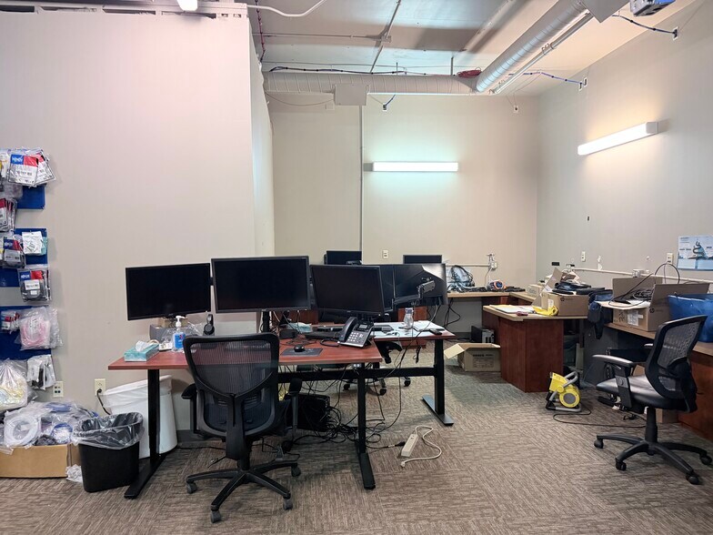 More Photos Of 150 N Prairie View Dr, Manteno General Retail For Sale