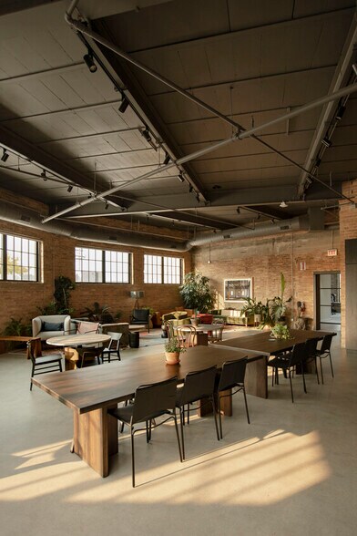 More Photos Of 1315 N North Branch St, Chicago Office For Lease