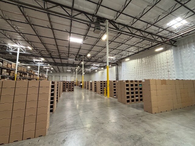 More Photos Of 2075 W Obispo Ave, Gilbert Distribution For Lease