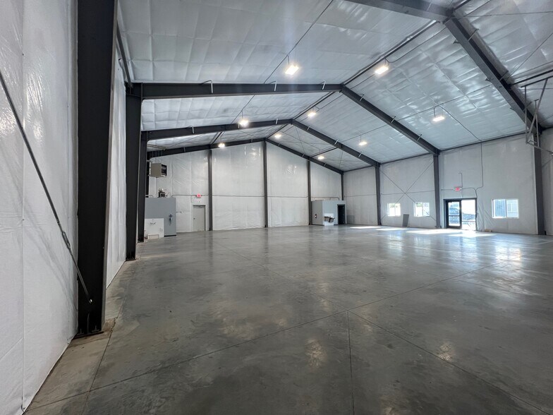 More Photos Of 203 Hannibal Street, Caldwell Warehouse For Lease