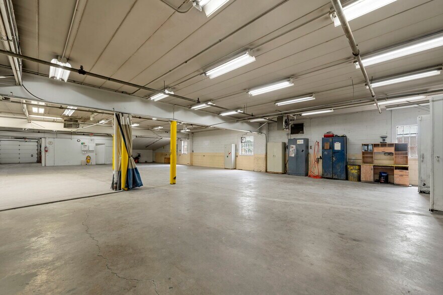 More Photos Of 1765 Busse Hwy, Des Plaines Warehouse For Sale