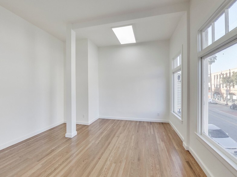 More Photos Of 2447-2449 Mission St, San Francisco Storefront Retail Office For Lease