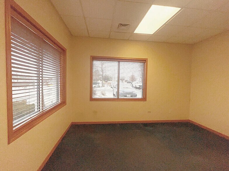 More Photos Of 19027 S Jodi Rd, Mokena Warehouse For Lease