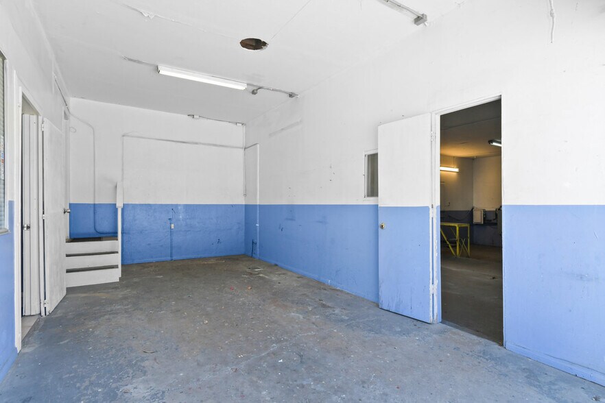 More Photos Of 3814 Acacia St, San Diego Auto Repair For Sale