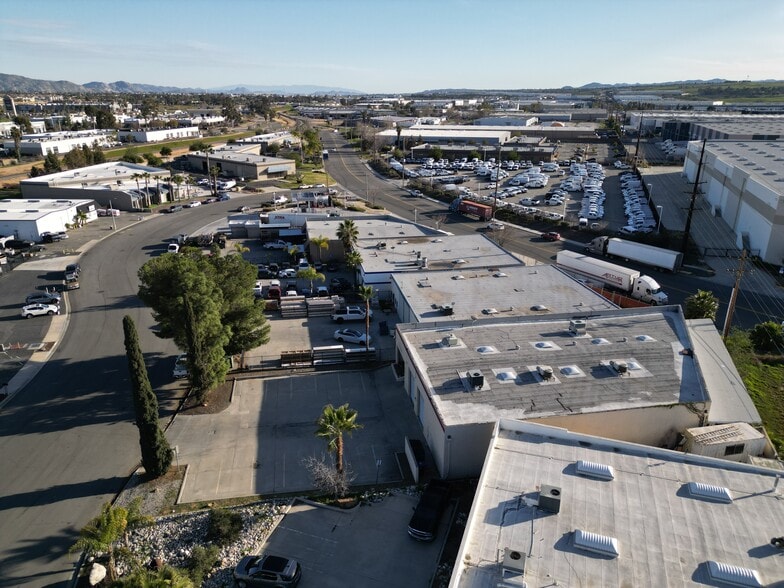 More Photos Of 6131 Quail Valley Ct, Riverside Manufacturing For Lease