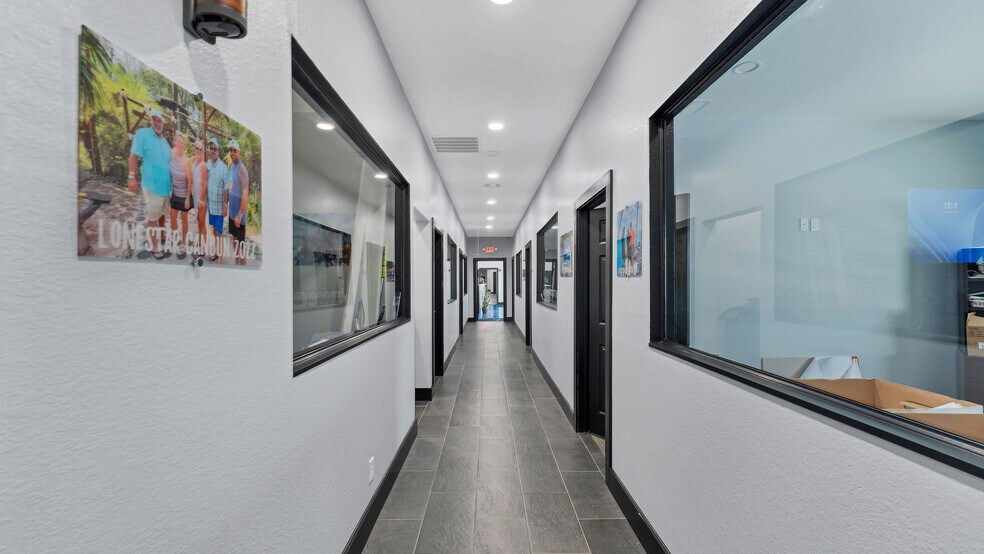 More Photos Of 7570 IH - 35 Fwy, New Braunfels Light Manufacturing For Sale