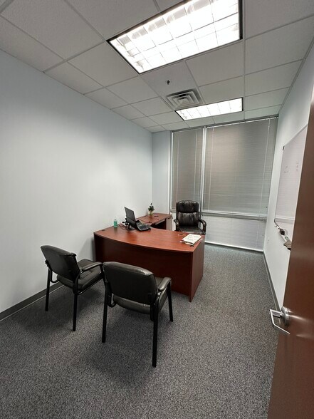 More Photos Of 4229 Lafayette Center Dr, Chantilly Business Park For Sale