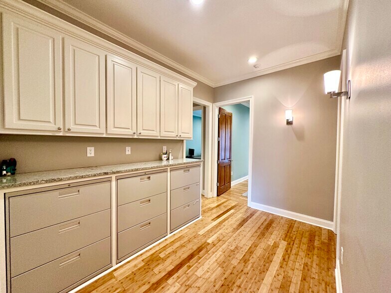 More Photos Of 302 Highland Park Cove, Ridgeland Medical For Sale