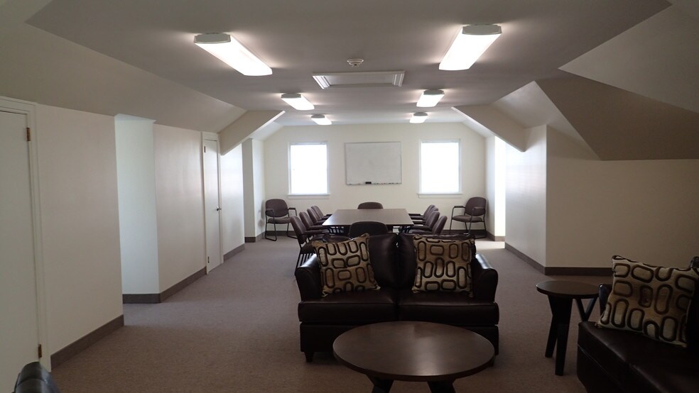 More Photos Of 1733 Washington Blvd, Easton Office For Sale