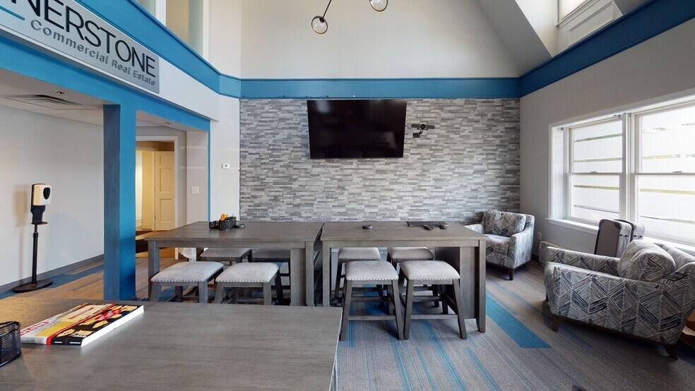 More Photos Of 100 E Seneca St, Manlius Office For Lease