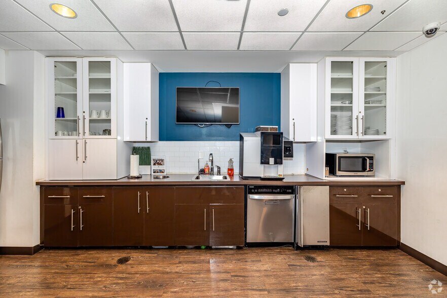 More Photos Of 801 E Douglas Ave, Wichita Coworking Space