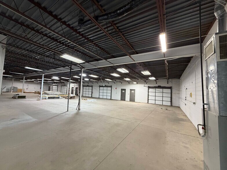 More Photos Of 535 E Cimarron St, Colorado Springs Warehouse For Sale