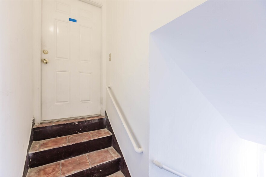 More Photos Of 24 NE 1st Ave, Dania Beach Loft Creative Space For Sale