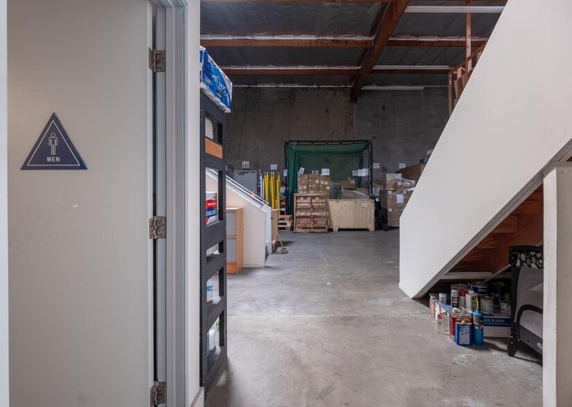 More Photos Of 22809 Lockness Ave, Torrance Warehouse For Sale