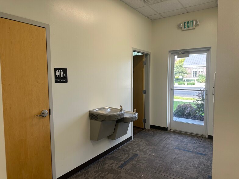 More Photos Of 3024 W 300 N, West Point General Retail For Lease