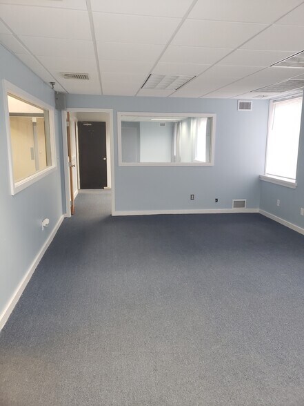 More Photos Of 123 Washington St, Holliston Light Manufacturing For Lease
