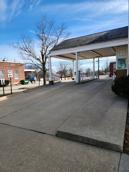 More Photos Of 3 E Wea St, Paola Office For Sale