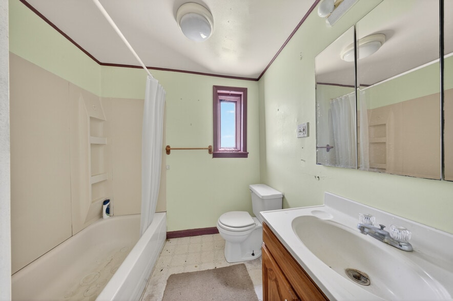 More Photos Of 2561 S DuPont Blvd, Smyrna Freestanding For Sale