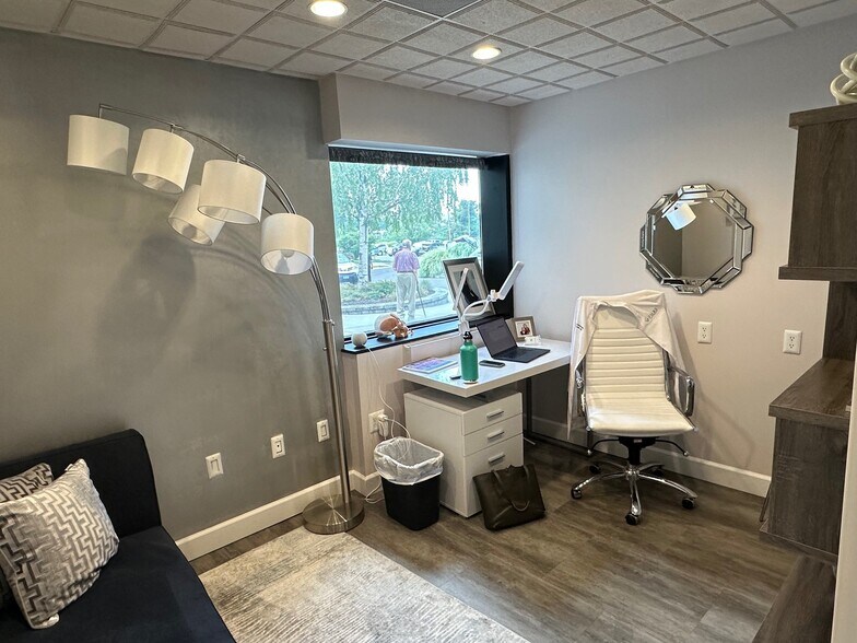 More Photos Of 148 East Ave, Norwalk Medical For Sale