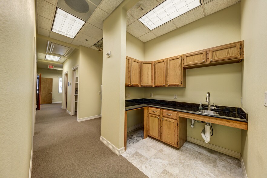 More Photos Of 1001 Long Prairie Rd, Flower Mound Medical For Sale