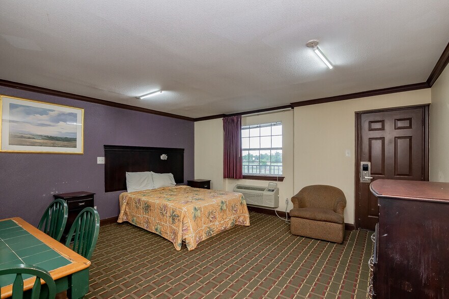 More Photos Of 3005 Houston Hwy, Victoria Hotel For Sale
