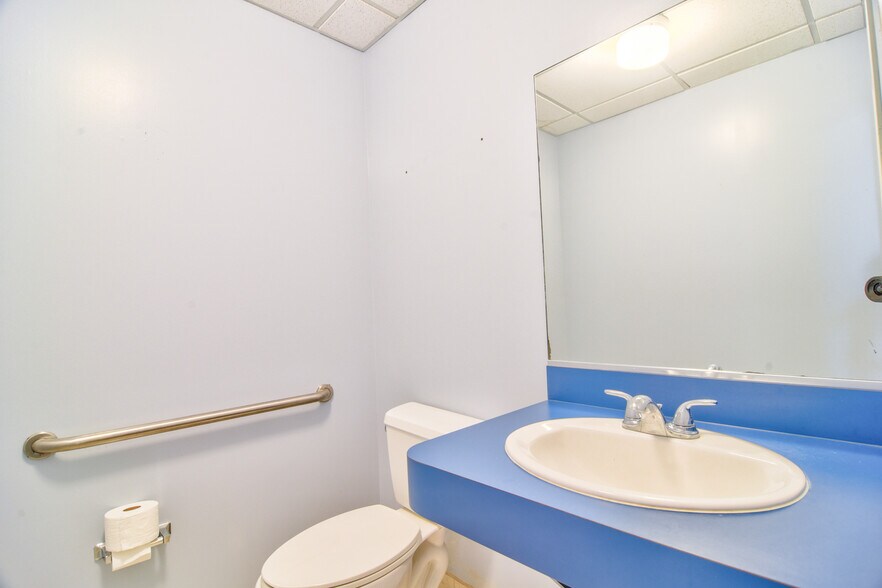 More Photos Of 3275 66th St N, Saint Petersburg Medical For Sale