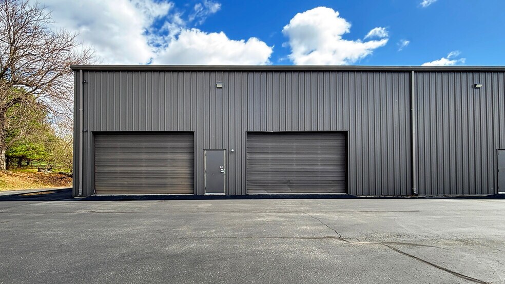 More Photos Of 475 Business Park Ln, Allentown Warehouse For Sale