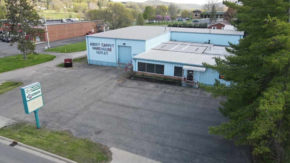 More Photos Of 1222 US HWY 50, Chillicothe Flex For Sale