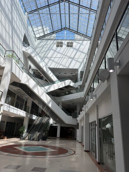 More Photos Of 1458 S San Pedro St, Los Angeles Freestanding For Sale