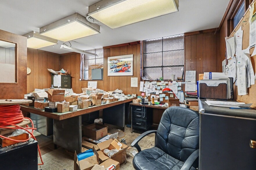 More Photos Of 20210 Sherwood St, Detroit Warehouse For Sale