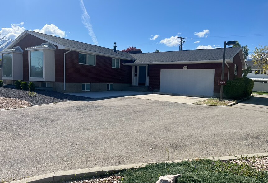 Primary Photo Of 1260 E Center St, Spanish Fork Freestanding For Lease