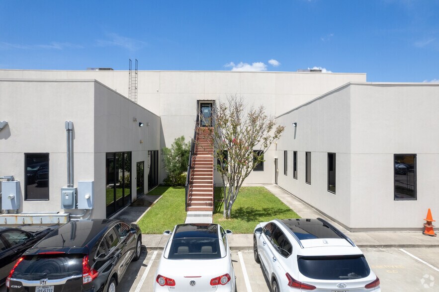 More Photos Of 14025 West Rd, Houston Office For Sale