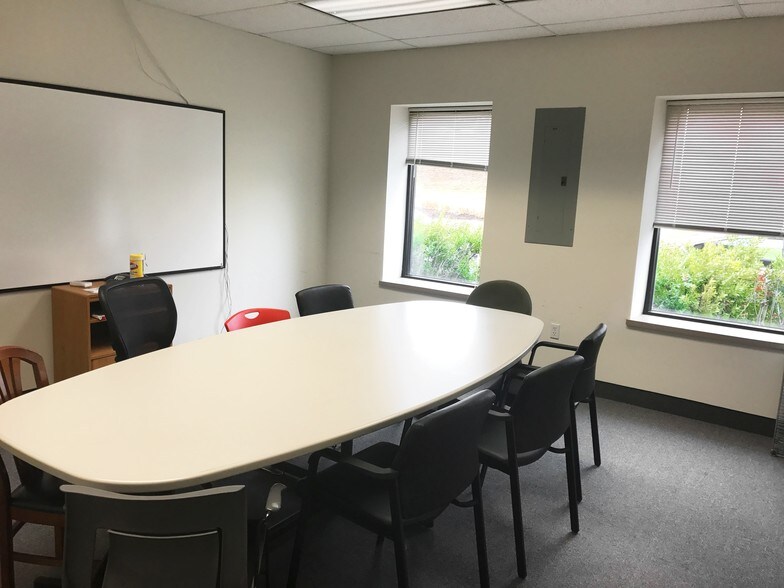 More Photos Of 20 Research Pky, Old Saybrook Light Manufacturing For Lease