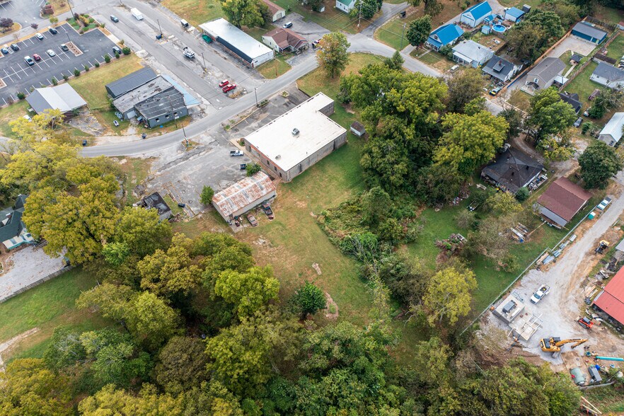 More Photos Of 100 Hopkinsville St, Russellville Freestanding For Sale