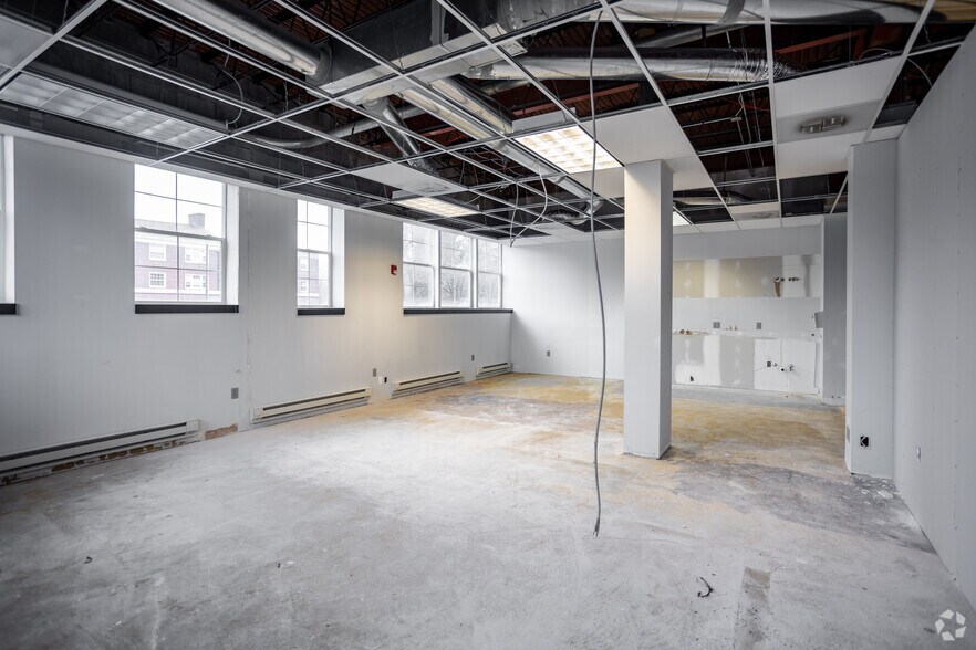 More Photos Of 21111 Chagrin Blvd, Beachwood Office For Lease