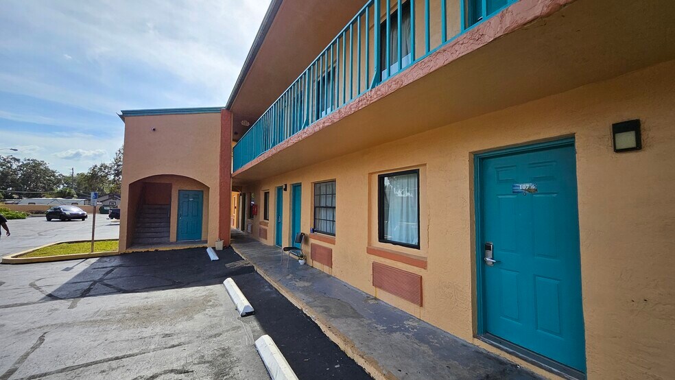 More Photos Of 670 E Vine St, Kissimmee Hotel For Sale