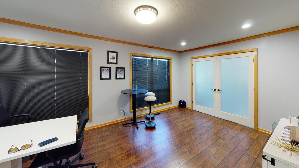 More Photos Of 9 Halsted Cir, Rogers Medical For Lease