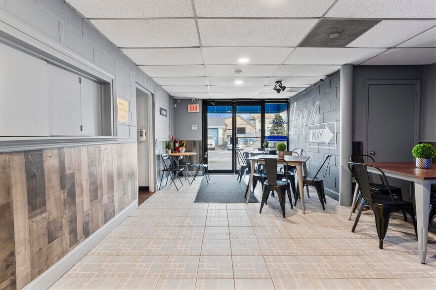 More Photos Of 914 E Main St, Stamford Warehouse For Sale