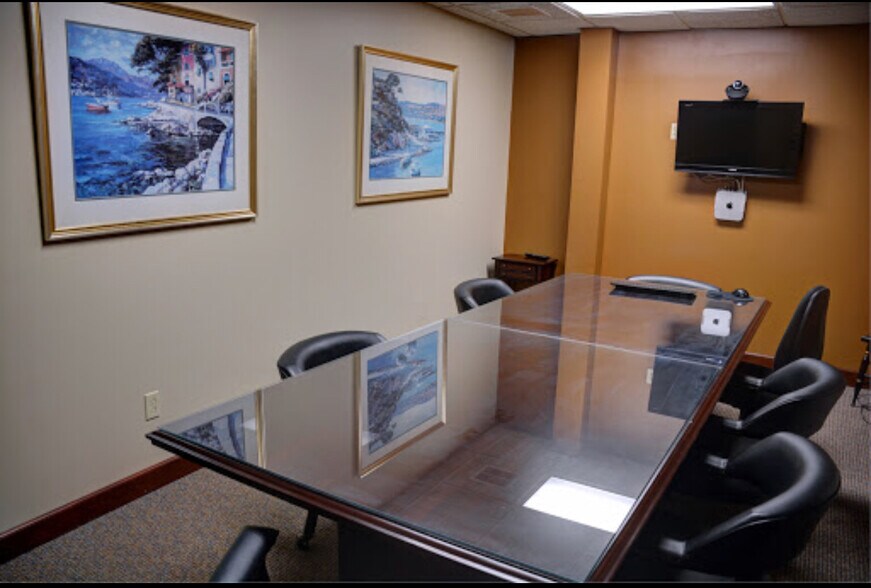 More Photos Of 213-221 Main St, Hartford Office For Sale