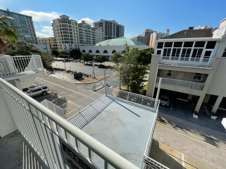 More Photos Of 1348-1358 Fruitville Rd, Sarasota Office Residential For Sale