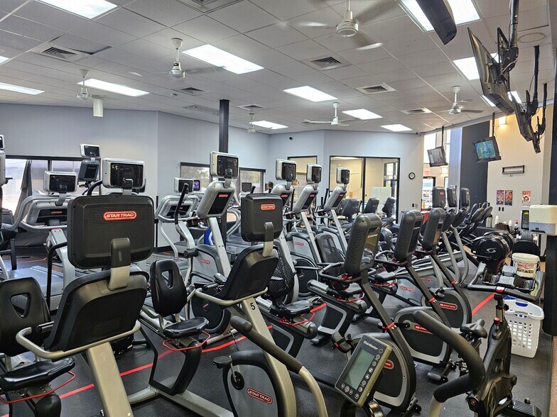 More Photos Of 140 Eglin Pky SE, Fort Walton Beach Health Club For Sale