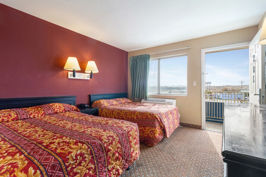 More Photos Of 16901 Stoddard Wells Rd, Victorville Hotel For Sale