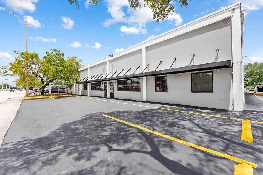 More Photos Of 3501-3531 NW 19th St, Fort Lauderdale Unknown For Lease